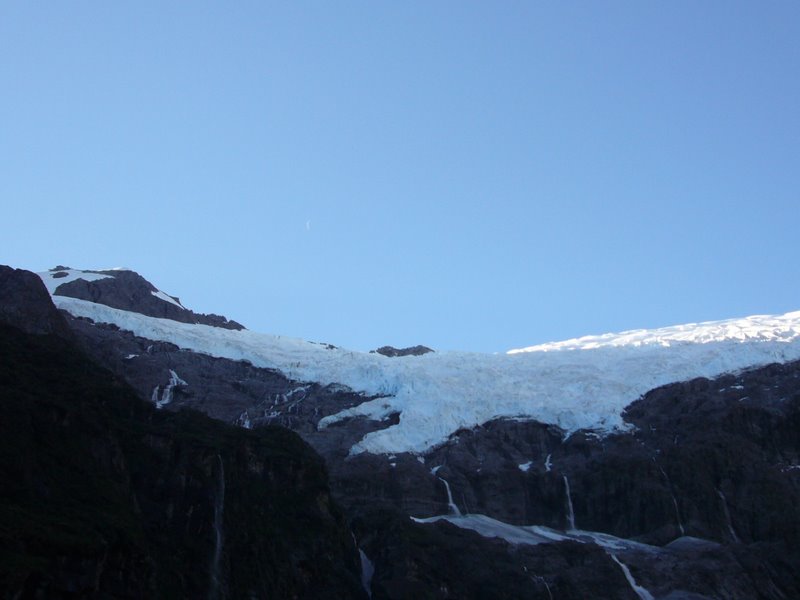 we nearly make it to the top, but it's twilight so we turn back and run back down.